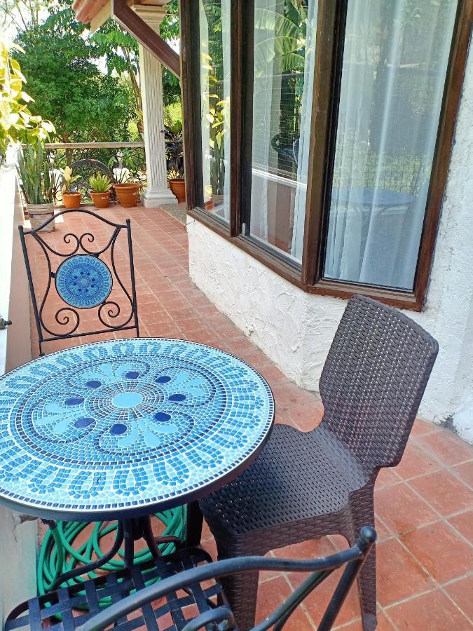 El Castillo Bed&Breakfast Angono Exterior foto