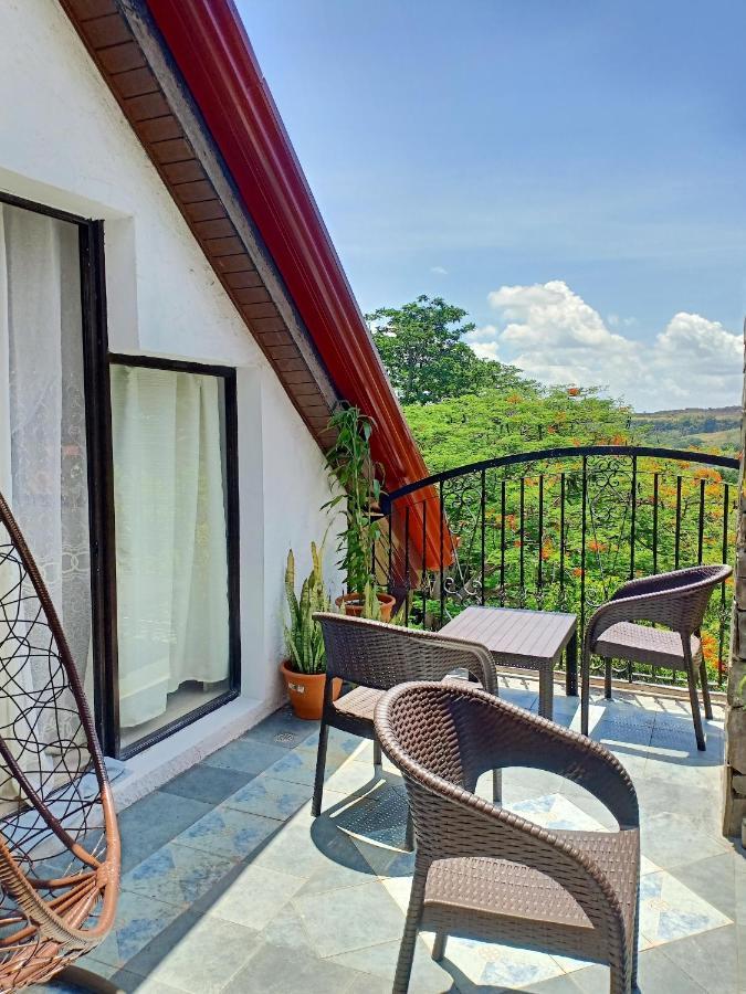 El Castillo Bed&Breakfast Angono Exterior foto