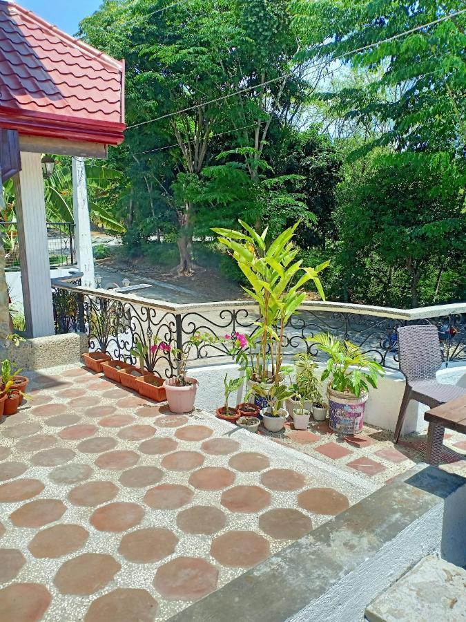 El Castillo Bed&Breakfast Angono Exterior foto