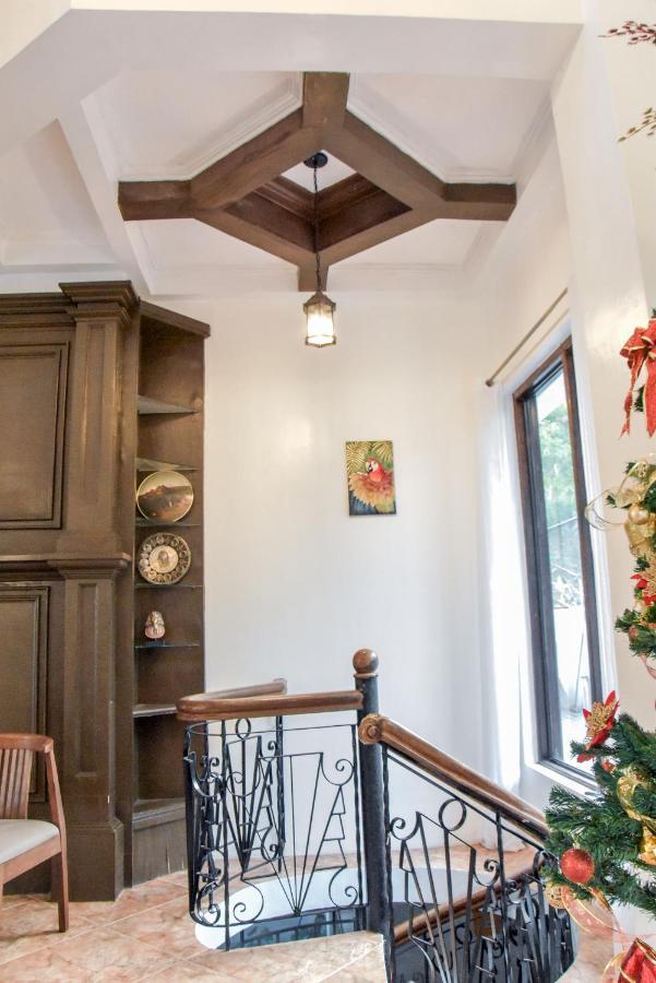El Castillo Bed&Breakfast Angono Exterior foto
