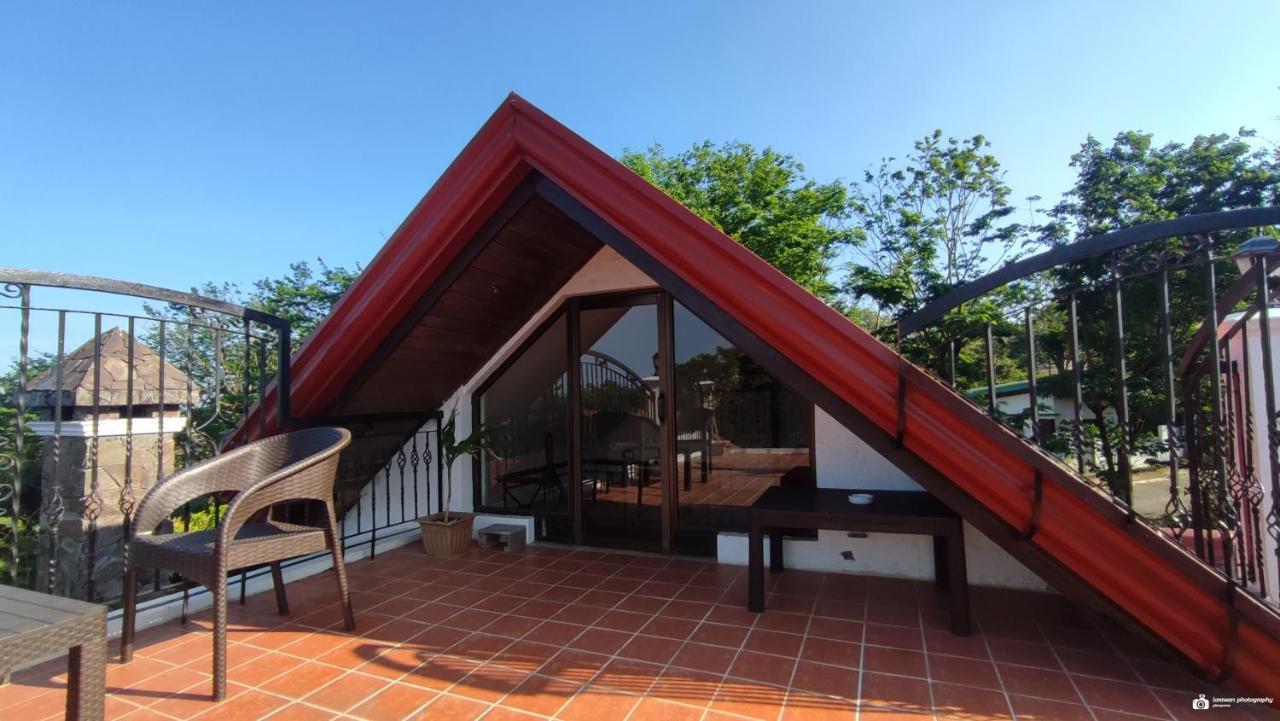 El Castillo Bed&Breakfast Angono Exterior foto