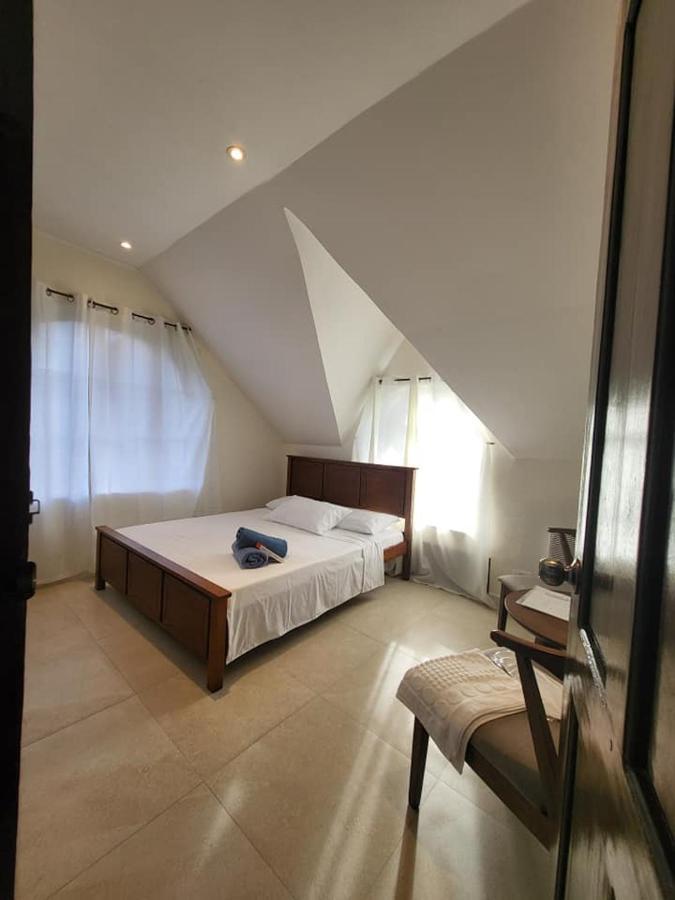 El Castillo Bed&Breakfast Angono Exterior foto