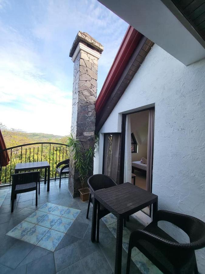 El Castillo Bed&Breakfast Angono Exterior foto